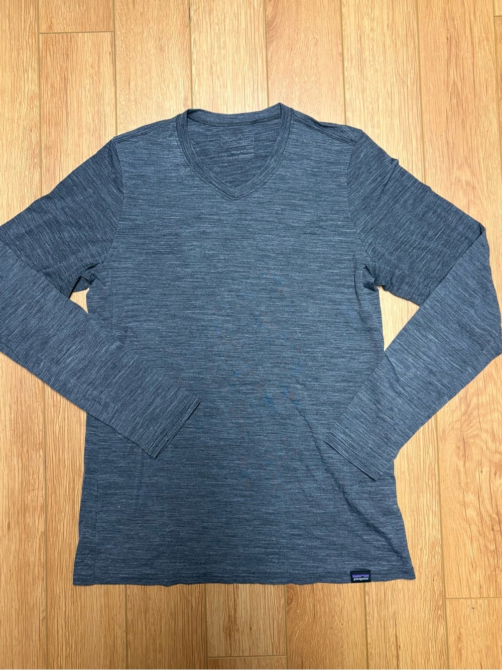 Patagonia Women's Merino Baselayer Long Sleeve V-Neck Top in Heathered Gray